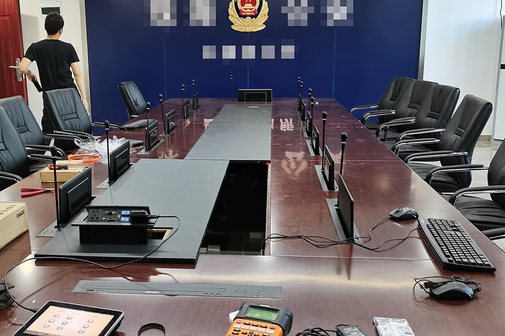 廣東公安（雙屏液晶升降一體機帶升降式話筒、彈起式桌面插座）